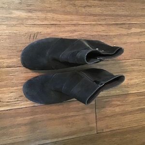 CLARKS Black Suede Ankle Boots SIZE 9M